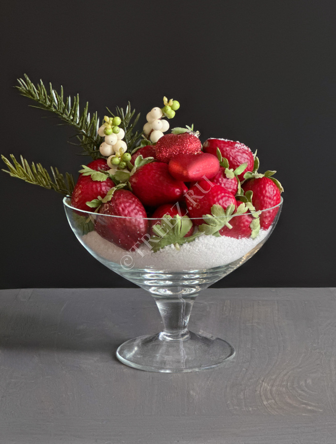 Ягоды Клубники в коробке фото