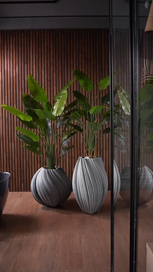 Кашпо TREEZ Effectory - Dune - Высокая Design-ваза - Дымчато-серый песок фото